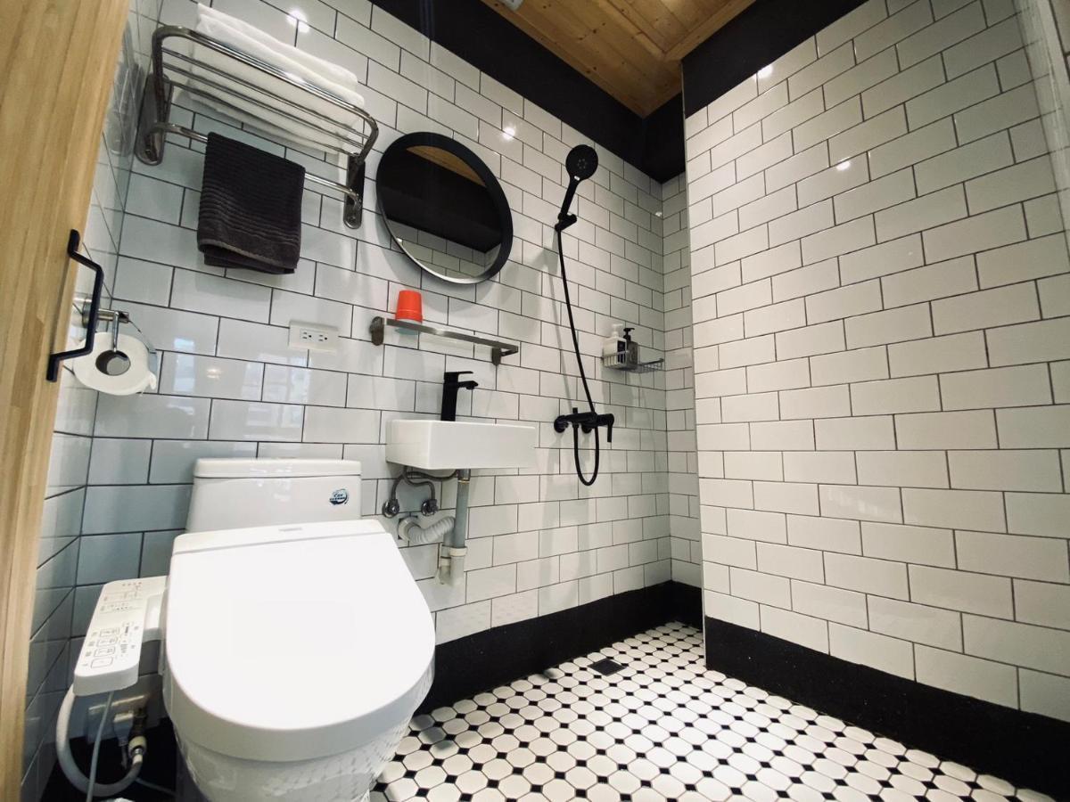 良文旅 Ryou Hotel Tainan Extérieur photo